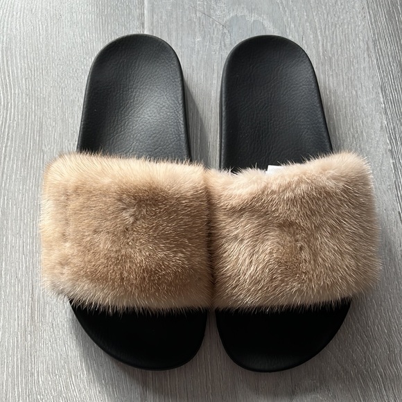 Authentic givenchy mini slides - Picture 2 of 6